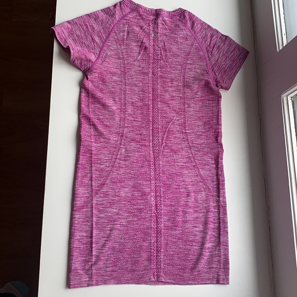 Lulu lemon shirt - Picture 2 of 2